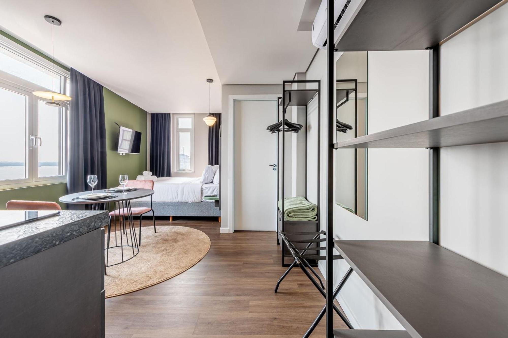 Apartamento Xtay Cais Rooftop - O Novo Do Centro Historico, Digital, Completo E De Frente Ao Guaiba Porto Alegre